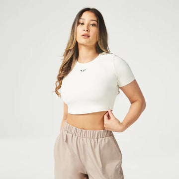 Essential Cropped Tee